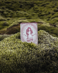 Nordur Arctic Sea Salt Flakes Blueberry Tin 100g outside